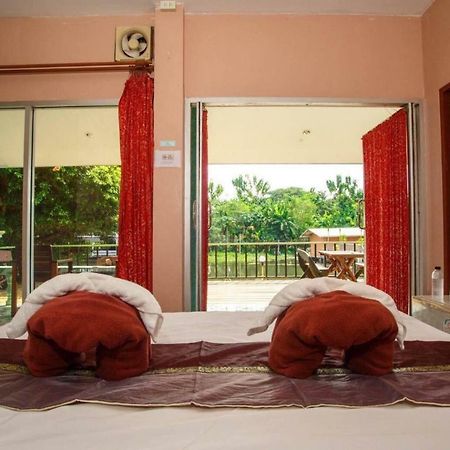 Noble Night Guesthouse Kanchanaburi Exterior foto