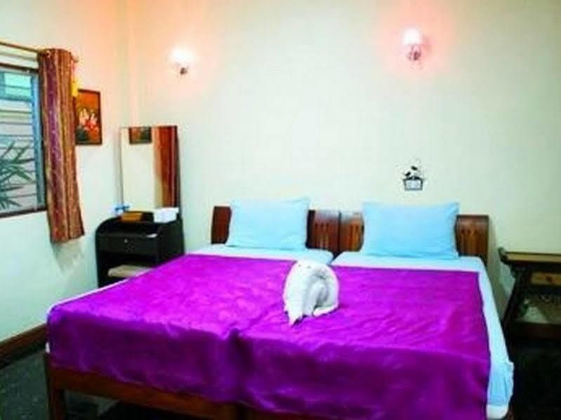Noble Night Guesthouse Kanchanaburi Exterior foto