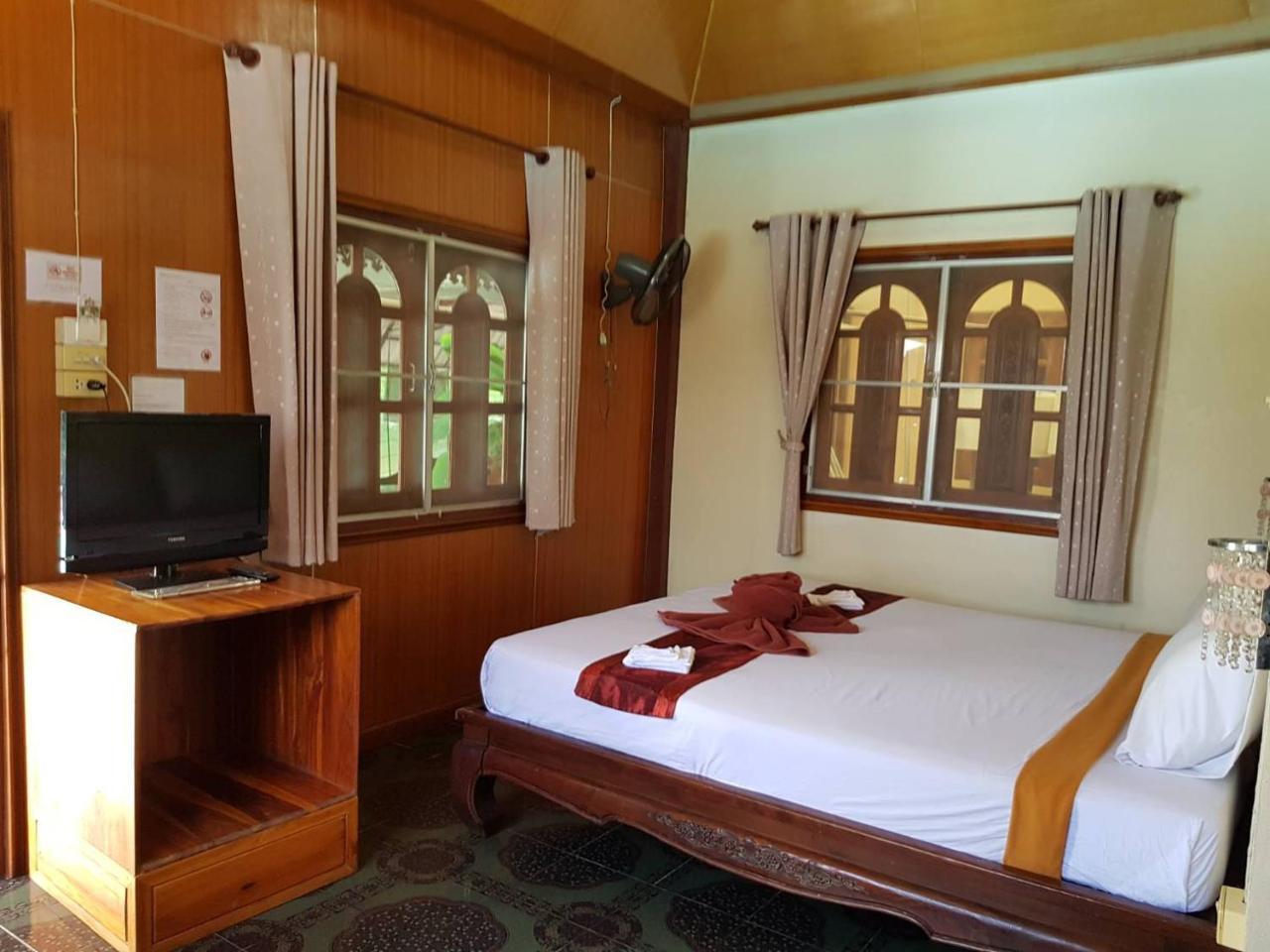 Noble Night Guesthouse Kanchanaburi Exterior foto