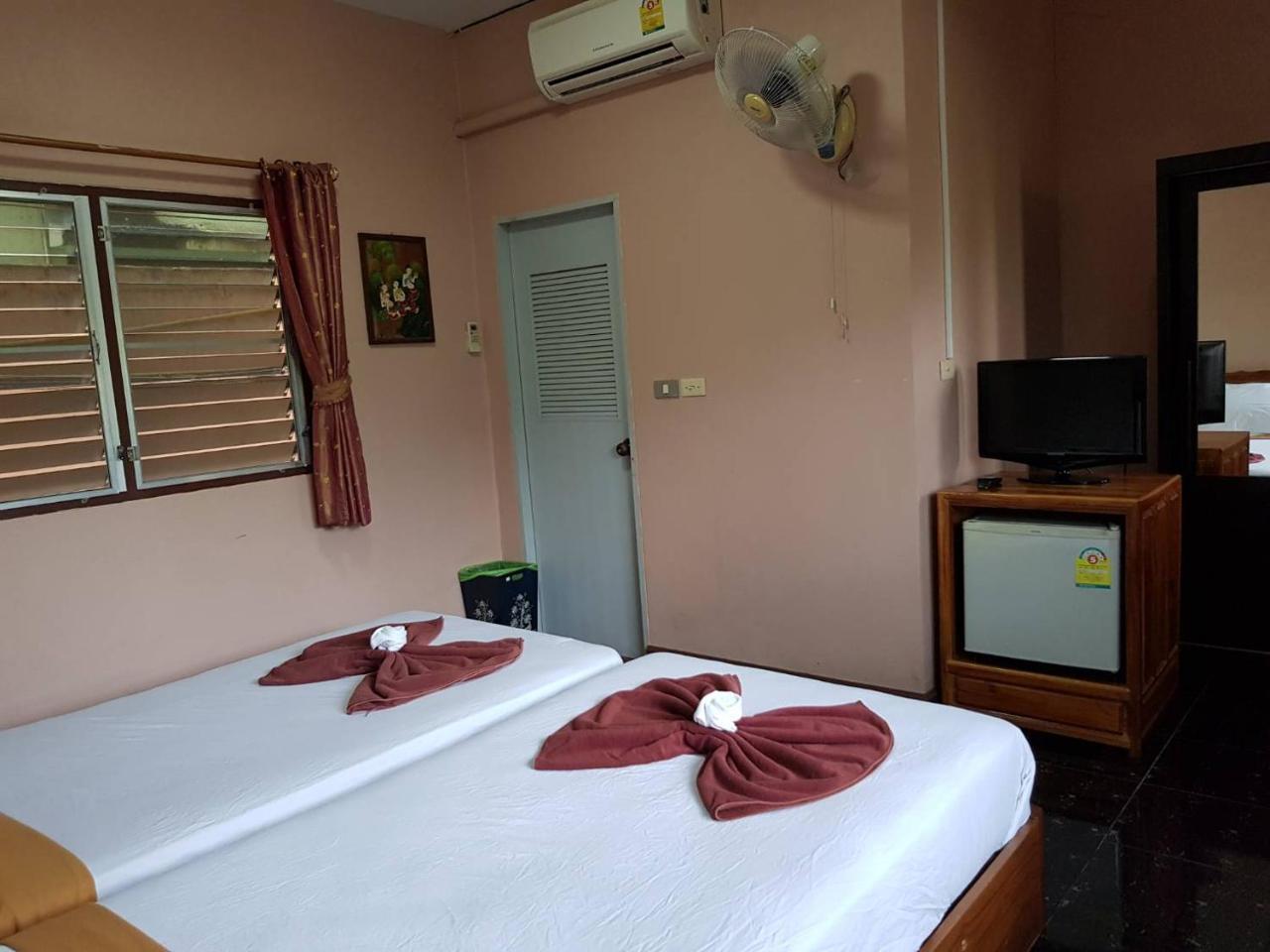 Noble Night Guesthouse Kanchanaburi Exterior foto