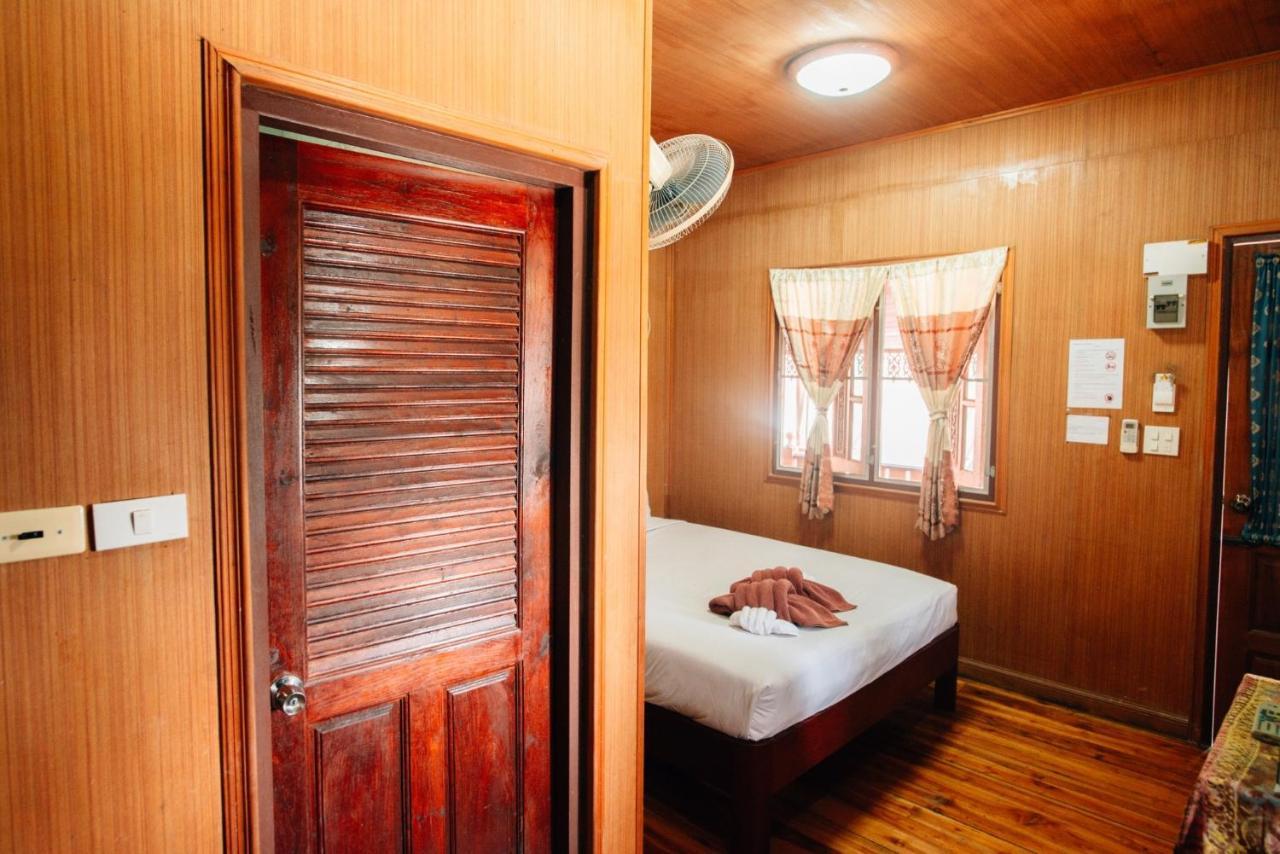 Noble Night Guesthouse Kanchanaburi Exterior foto