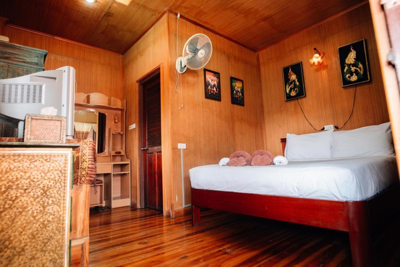 Noble Night Guesthouse Kanchanaburi Exterior foto